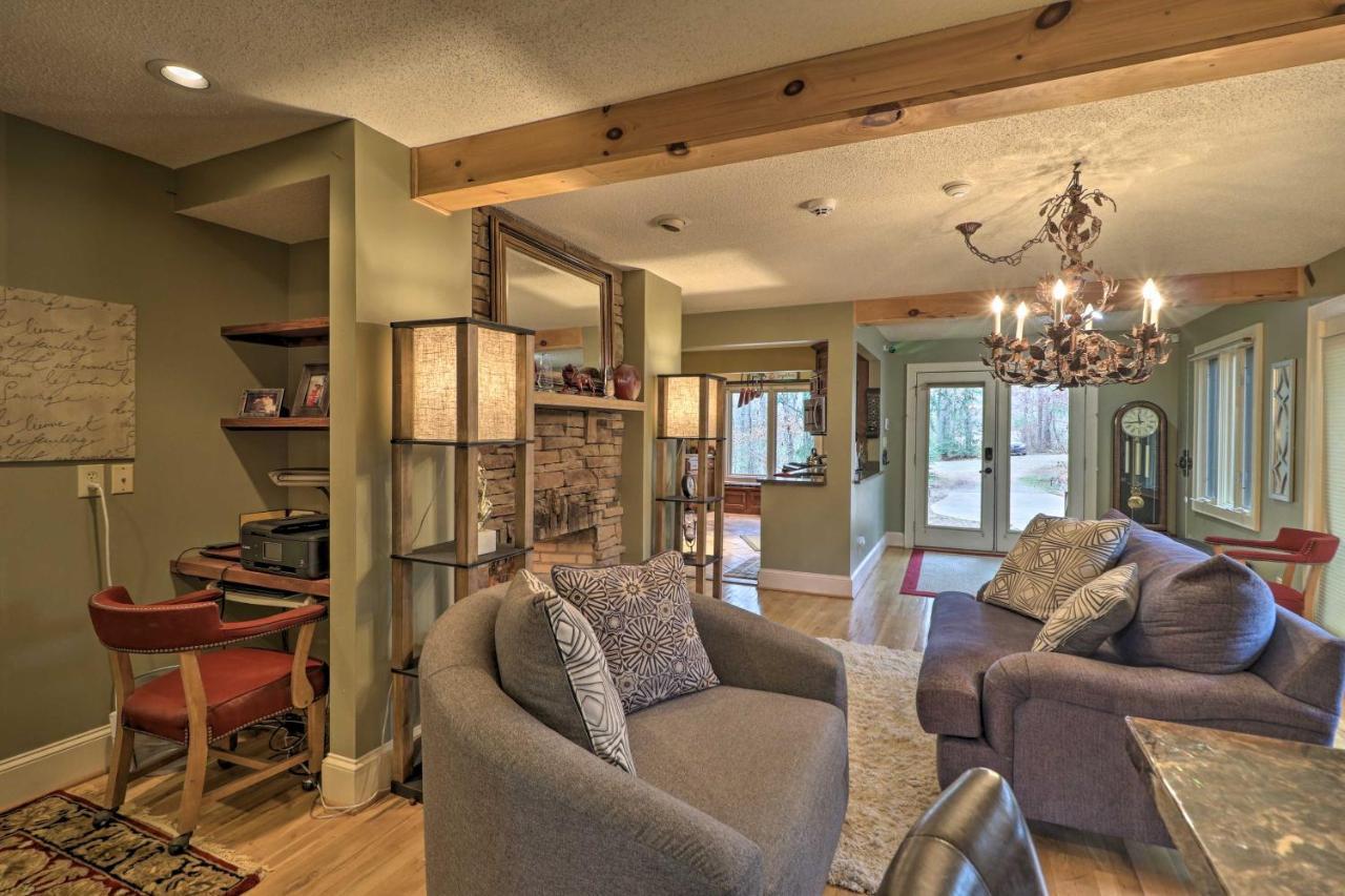 Cozy Conyers Cabin With Fireplace And Pool Table! Exterior photo