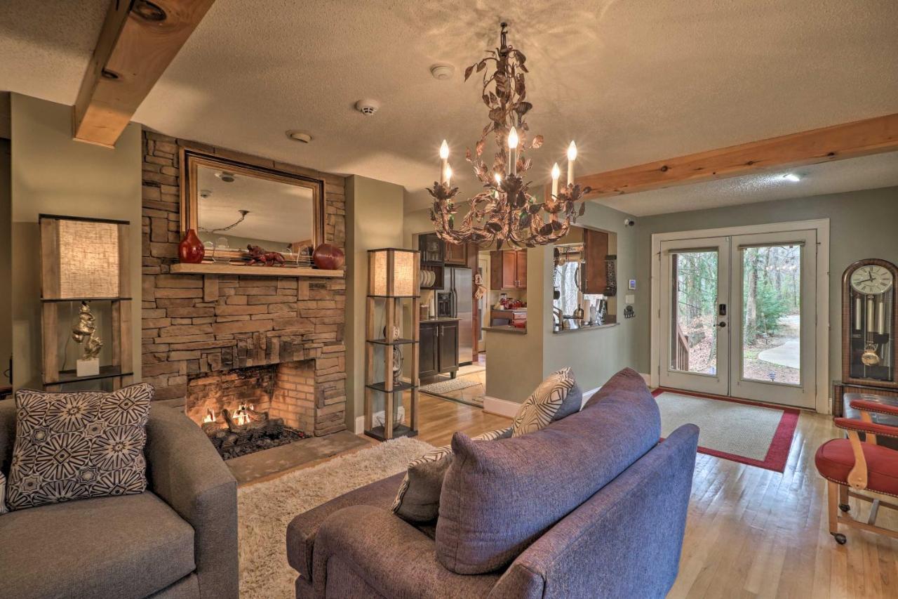 Cozy Conyers Cabin With Fireplace And Pool Table! Exterior photo
