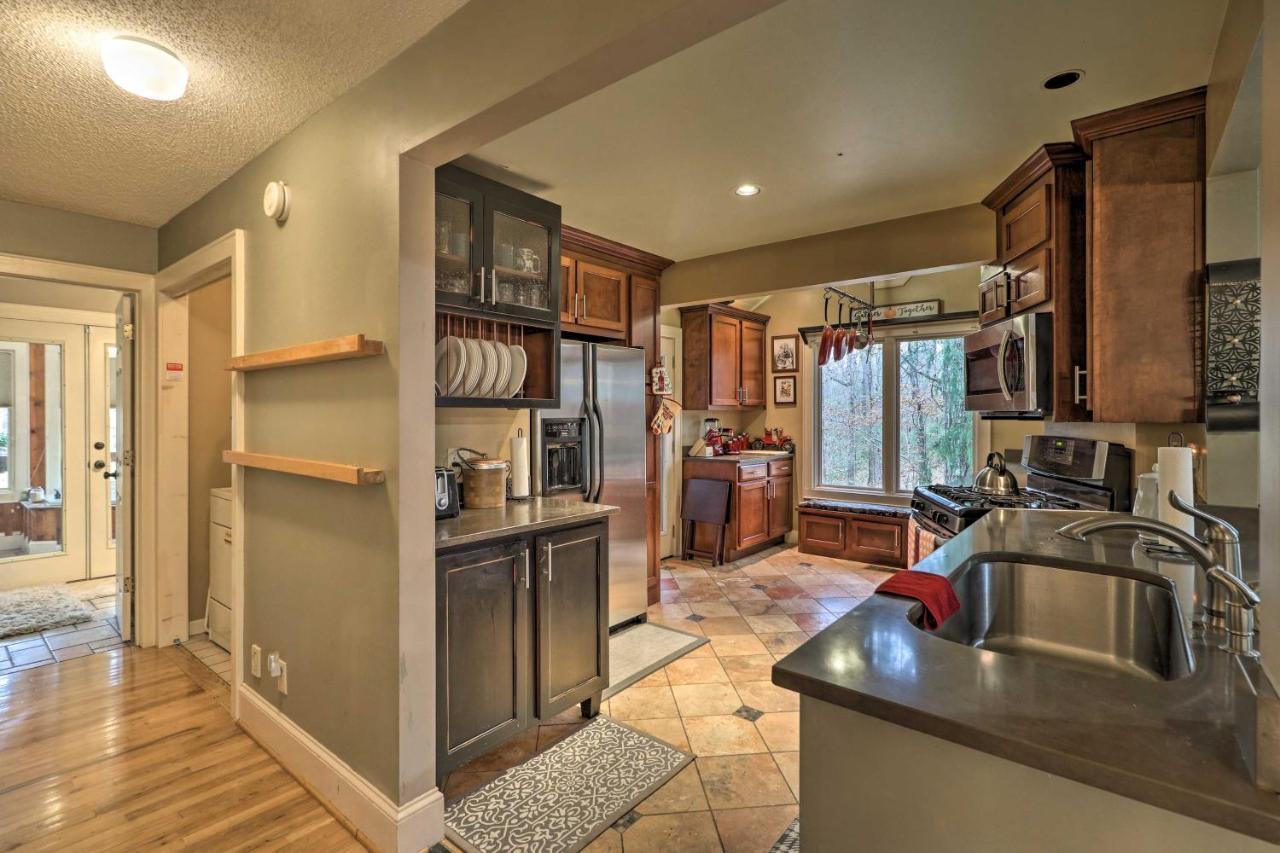 Cozy Conyers Cabin With Fireplace And Pool Table! Exterior photo
